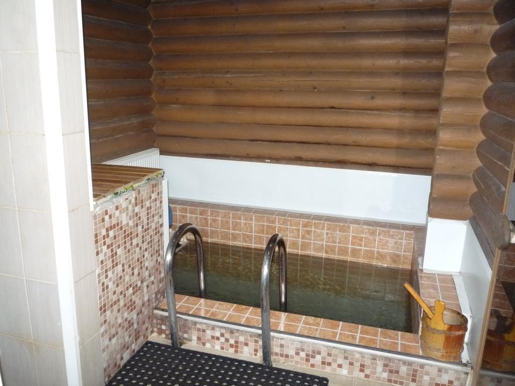 Hotel Restaurant Complex Boyarskiy Dvor Boyarka Dış mekan fotoğraf